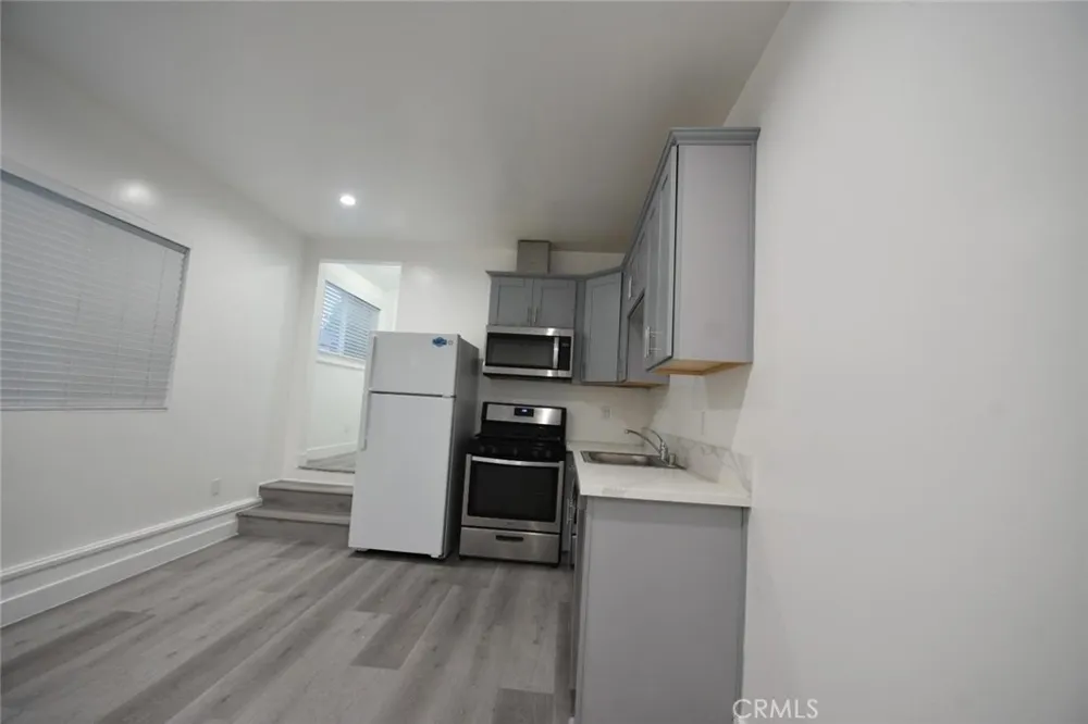 7260 Yolanda Avenue Reseda, CA 91335