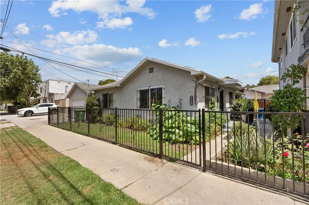 3151 W Avenue 32 Los Angeles, CA 90065
