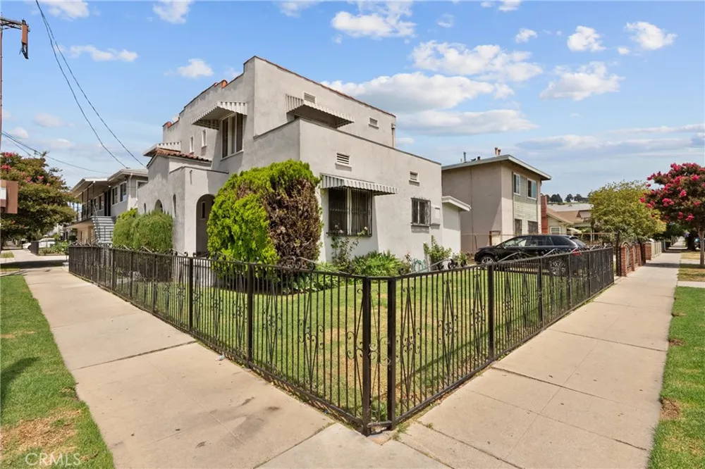 3151 W Avenue 32 Los Angeles, CA 90065