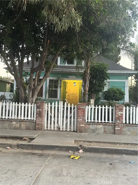 516 E 23rd