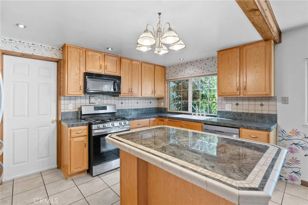 2289 Ravenna Simi Valley, CA 93065