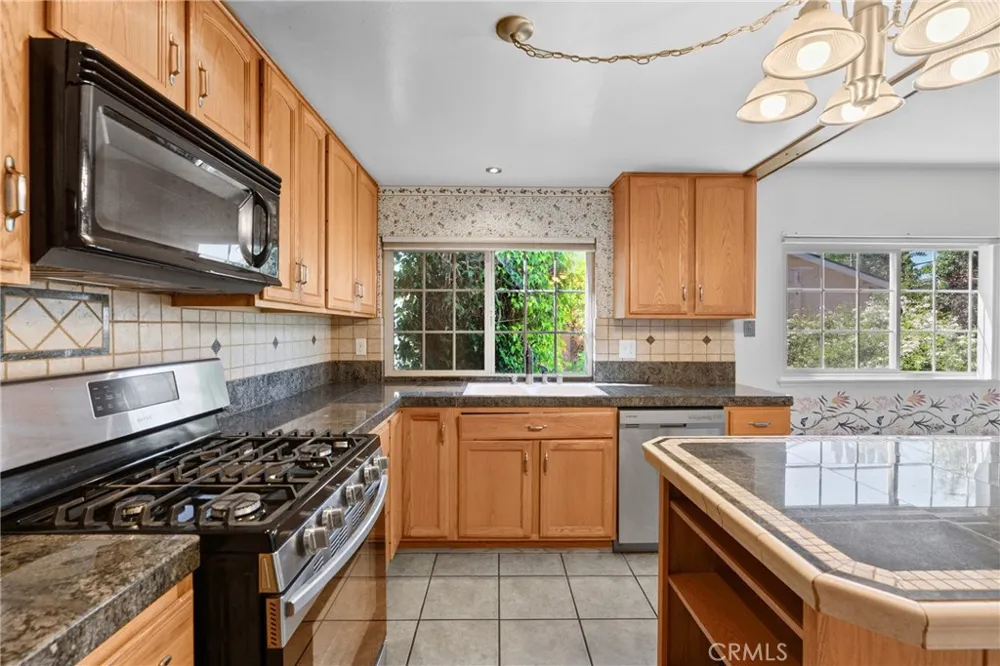 2289 Ravenna Simi Valley, CA 93065