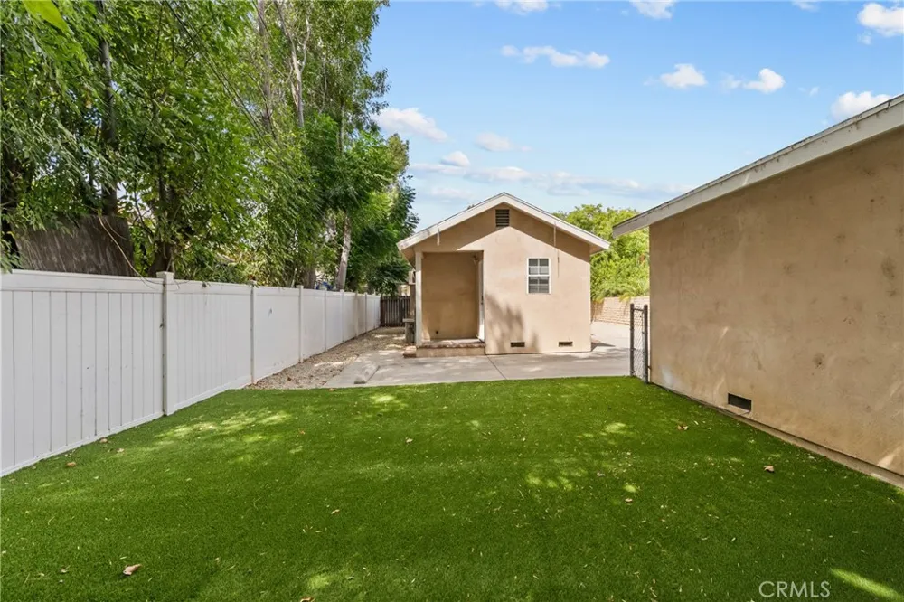 6910 Alabama Canoga Park, CA 91303
