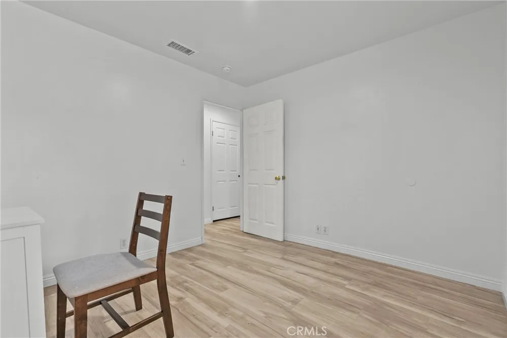 6910 Alabama Canoga Park, CA 91303
