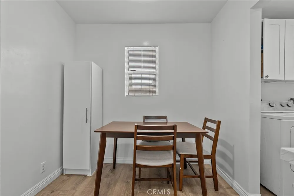 6910 Alabama Canoga Park, CA 91303