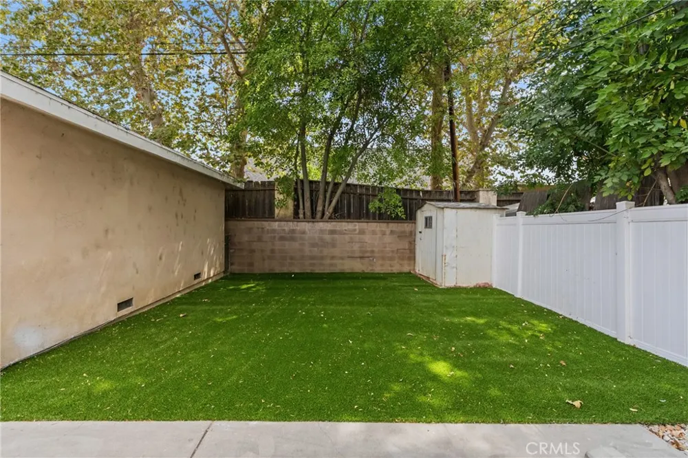 6910 Alabama Canoga Park, CA 91303