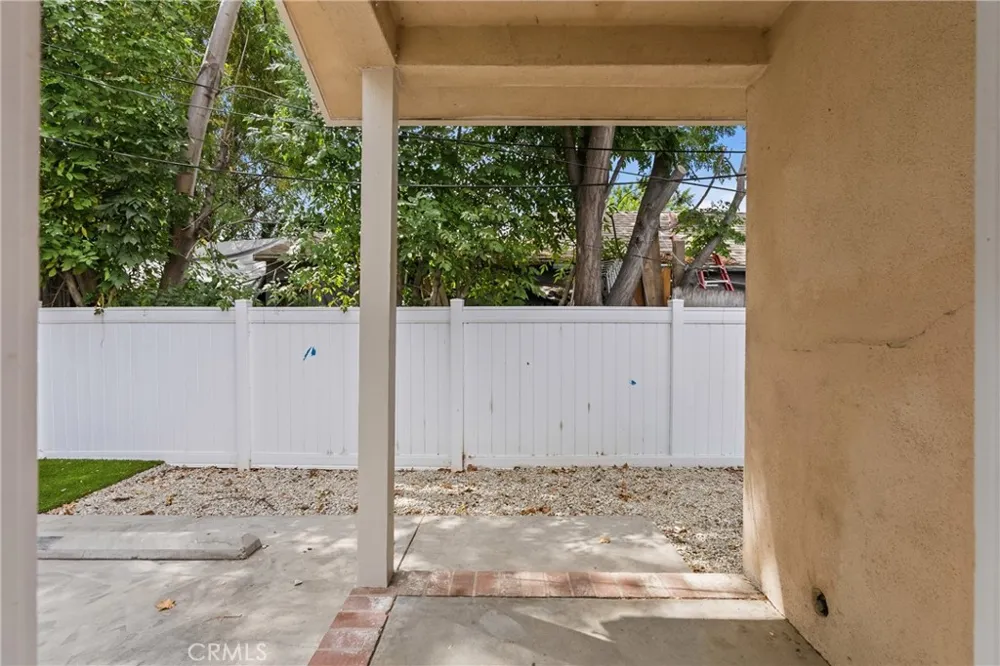 6910 Alabama Canoga Park, CA 91303