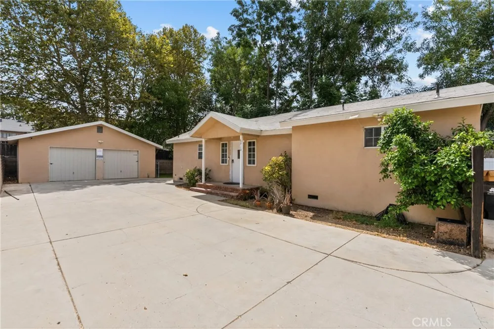 6910 Alabama Canoga Park, CA 91303