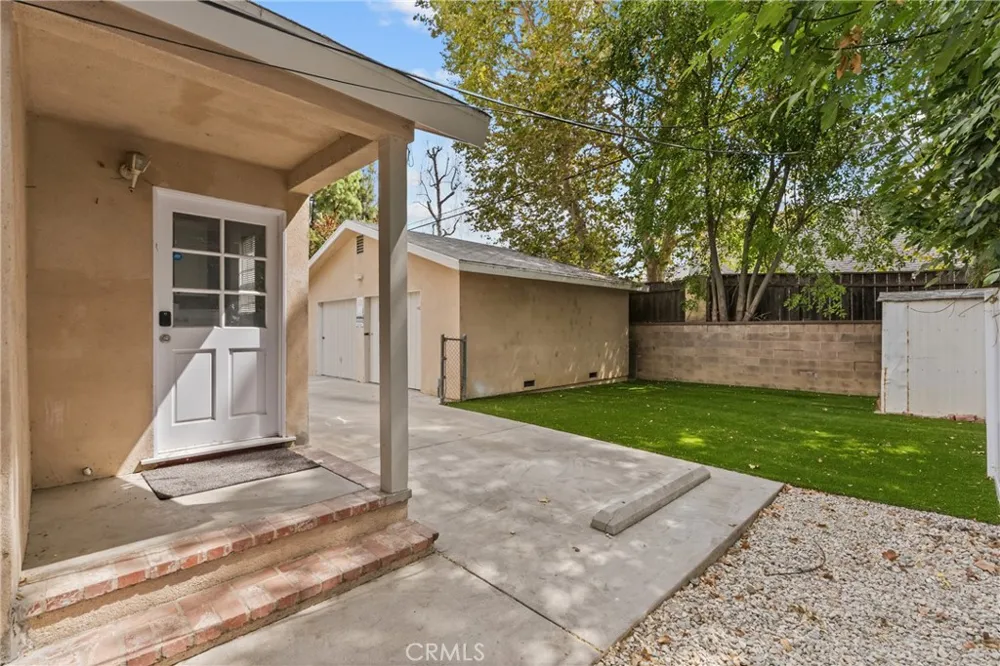 6910 Alabama Canoga Park, CA 91303