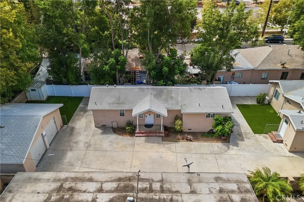 6910 Alabama Canoga Park, CA 91303