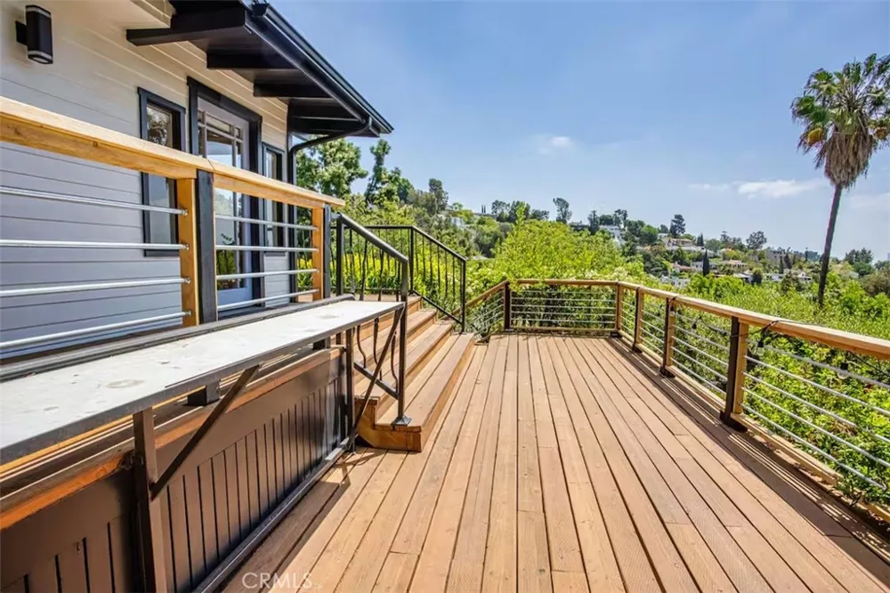 2597 Dearborn Drive Los Angeles, CA 90068