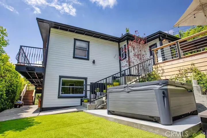 2597 Dearborn Drive Los Angeles, CA 90068