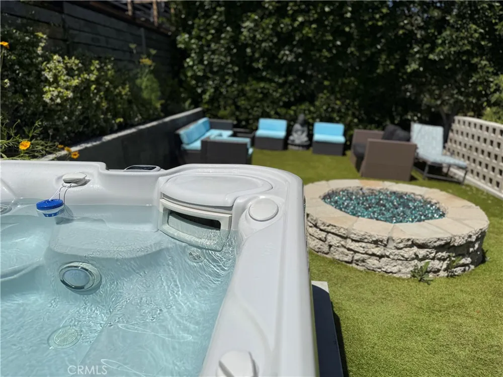 2597 Dearborn Drive Los Angeles, CA 90068