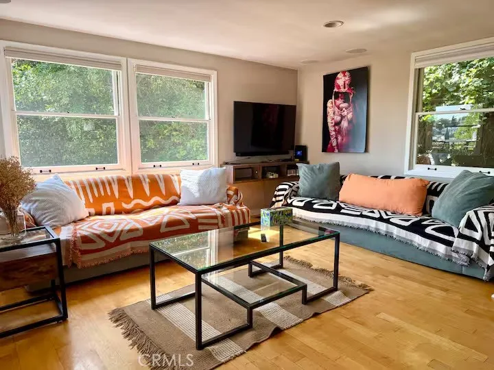 2597 Dearborn Drive Los Angeles, CA 90068