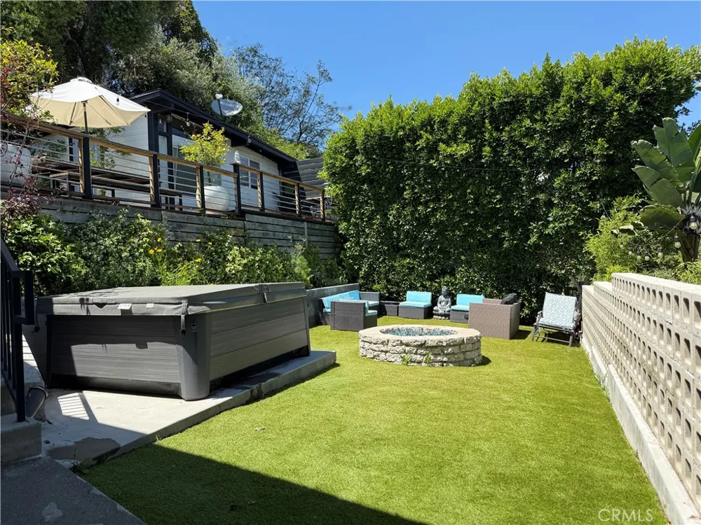 2597 Dearborn Drive Los Angeles, CA 90068