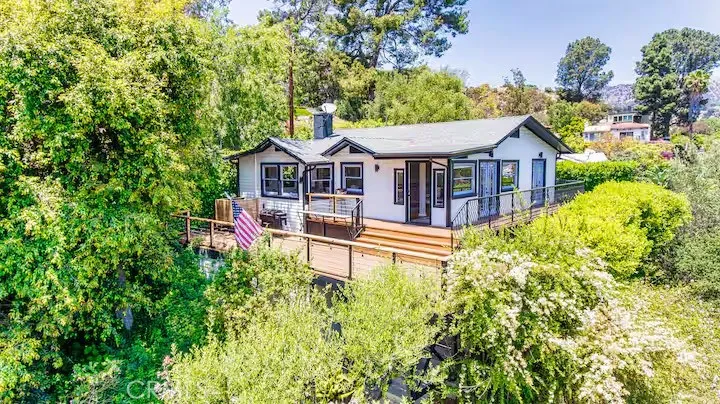 2597 Dearborn Drive Los Angeles, CA 90068