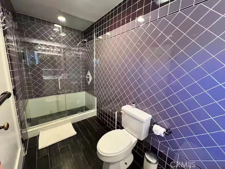 2597 Dearborn Drive Los Angeles, CA 90068