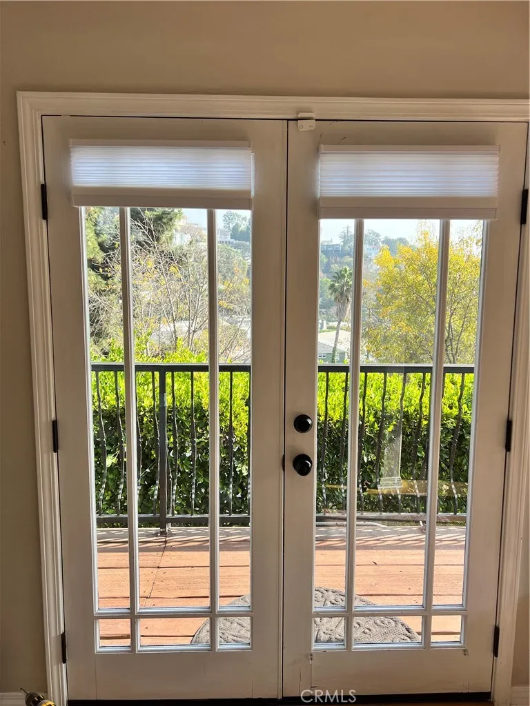 2597 Dearborn Drive Los Angeles, CA 90068