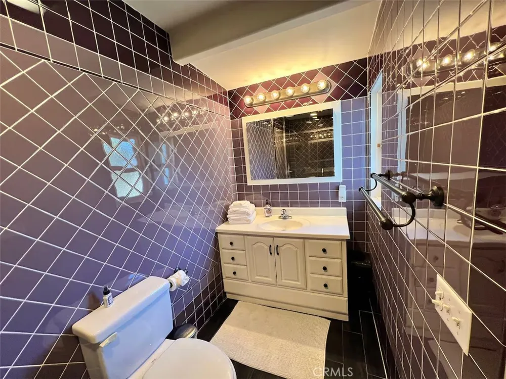 2597 Dearborn Drive Los Angeles, CA 90068