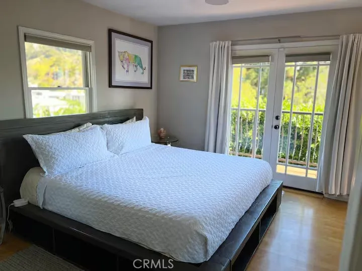 2597 Dearborn Drive Los Angeles, CA 90068