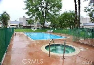 21015 Gresham Canoga Park, CA 91304