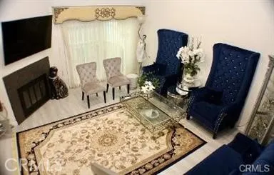 21015 Gresham Canoga Park, CA 91304