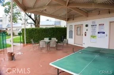 21015 Gresham Canoga Park, CA 91304