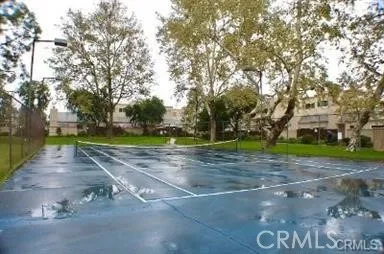 21015 Gresham Canoga Park, CA 91304