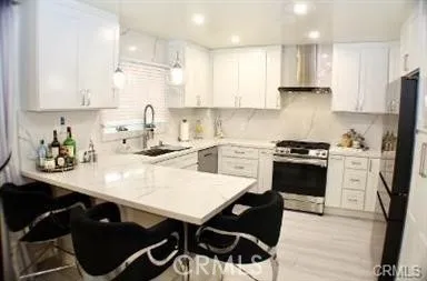 21015 Gresham Canoga Park, CA 91304