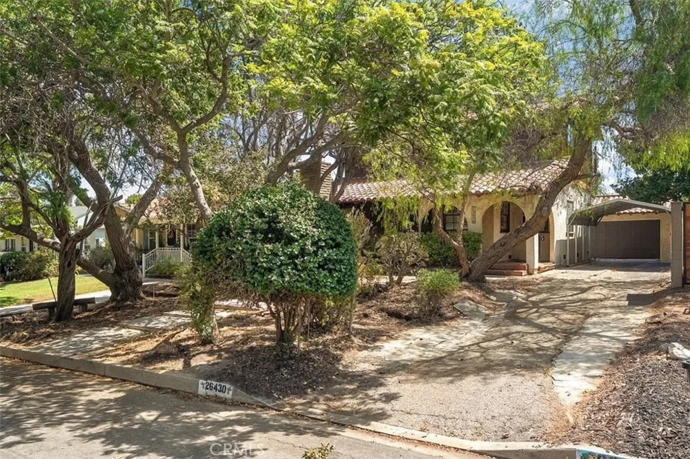 26430 Ozone Harbor City, CA 90710