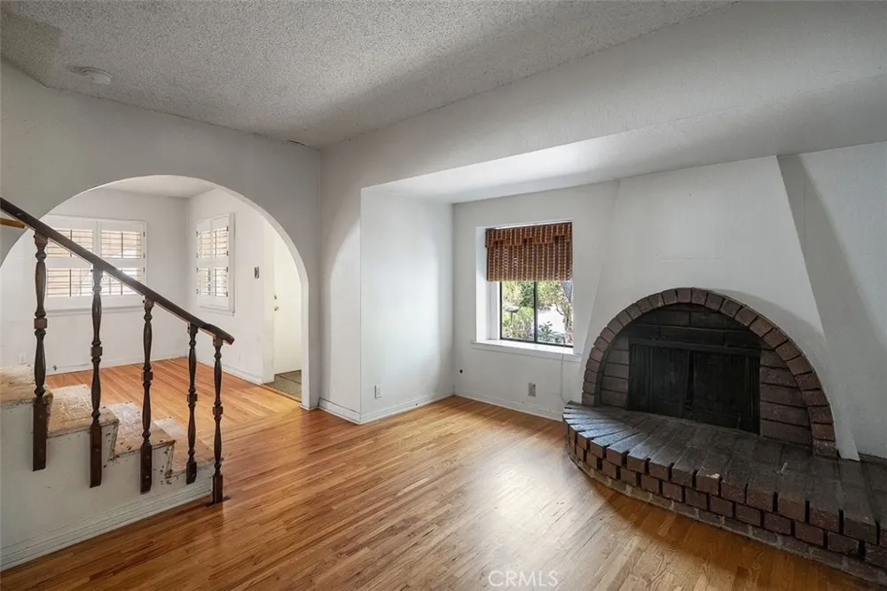 26430 Ozone Harbor City, CA 90710