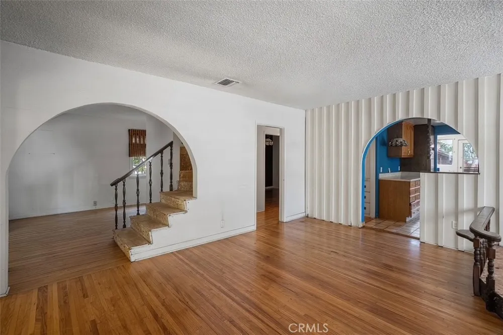 26430 Ozone Harbor City, CA 90710