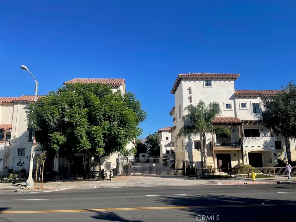 1075 N. Maclay Avenue #25 San Fernando, CA 91340