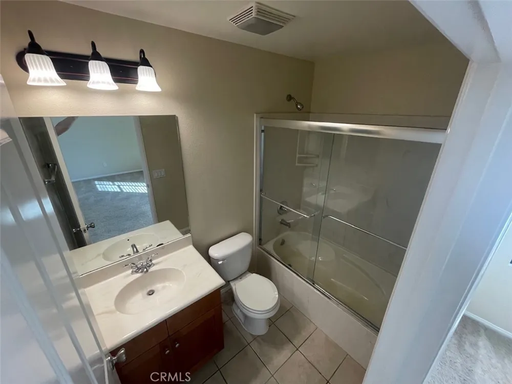 1075 N. Maclay Avenue #25 San Fernando, CA 91340