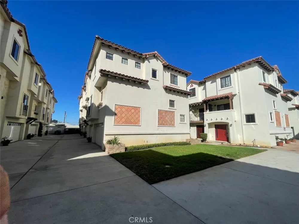 1075 N. Maclay Avenue #25 San Fernando, CA 91340