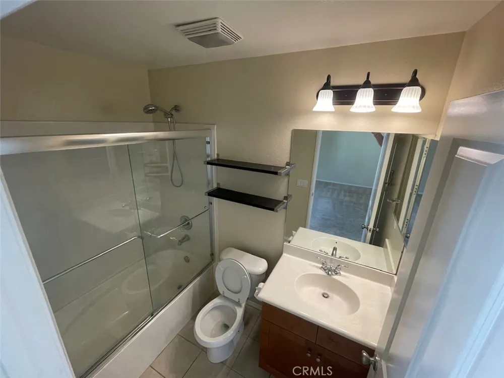 1075 N. Maclay Avenue #25 San Fernando, CA 91340