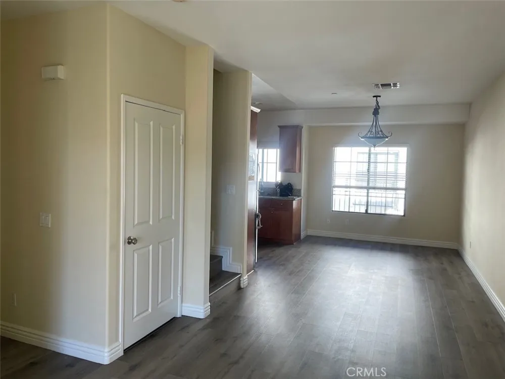 1075 N. Maclay Avenue #25 San Fernando, CA 91340