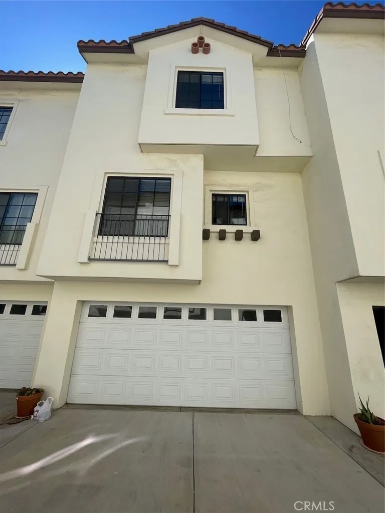 1075 N. Maclay Avenue #25 San Fernando, CA 91340