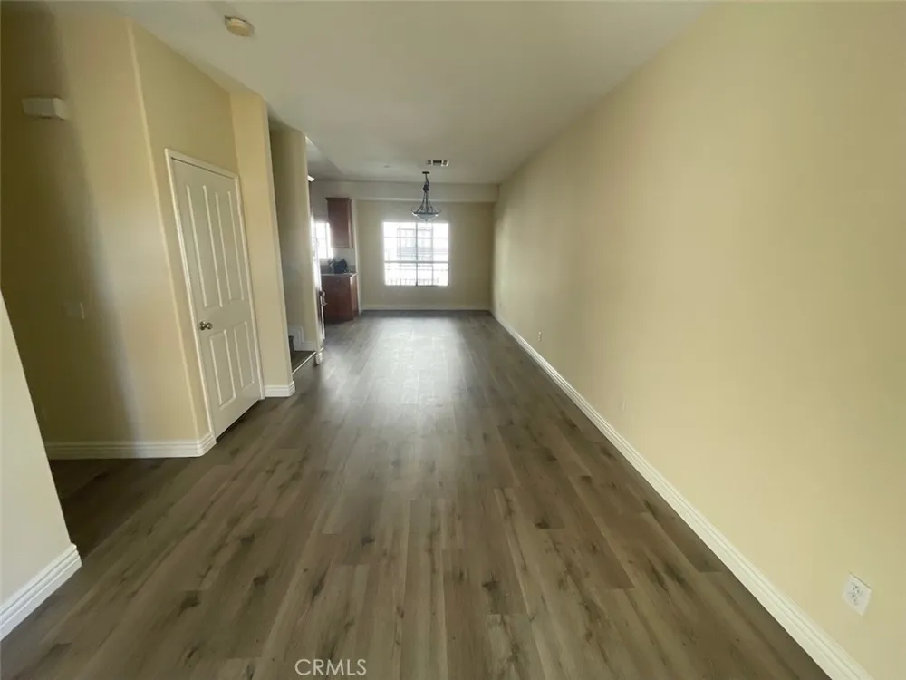 1075 N. Maclay Avenue #25 San Fernando, CA 91340