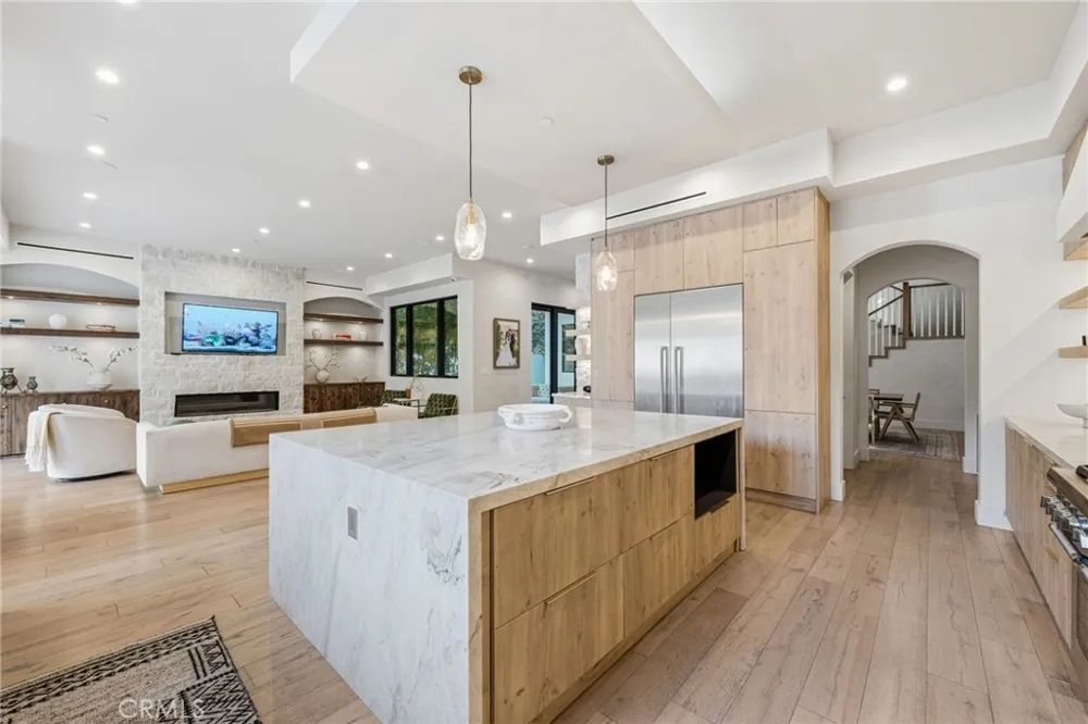 13135 Chandler Boulevard Sherman Oaks, CA 91401