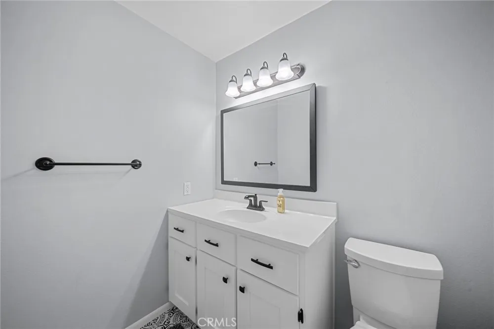 24307 La Glorita Circle Newhall, CA 91321