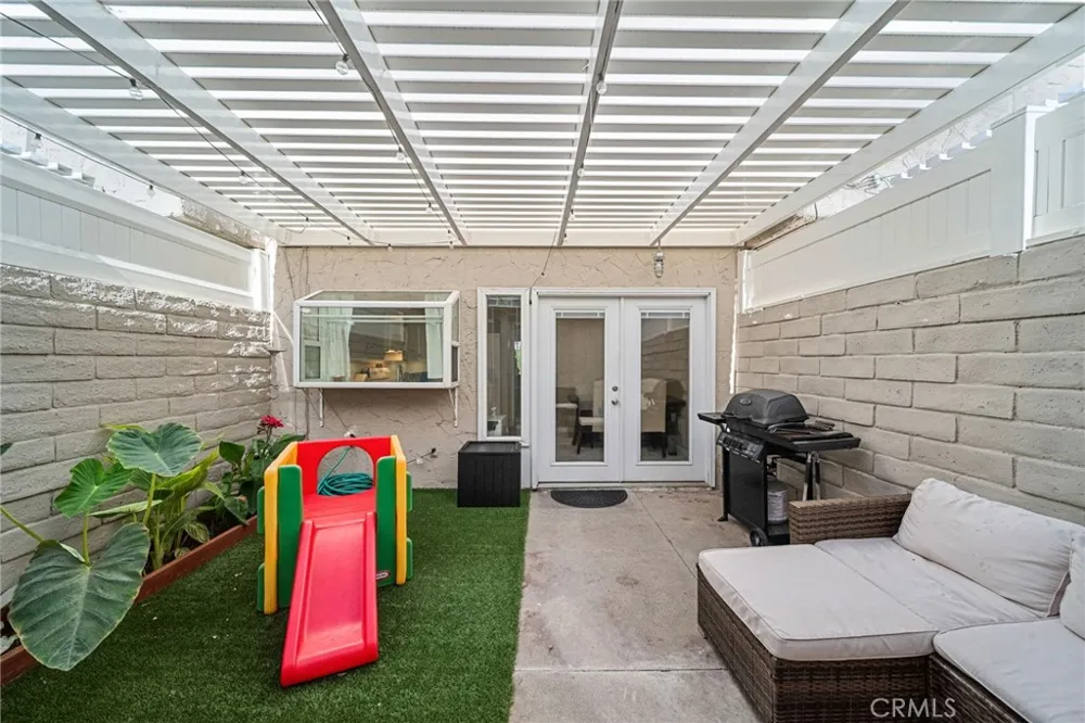 24307 La Glorita Circle Newhall, CA 91321