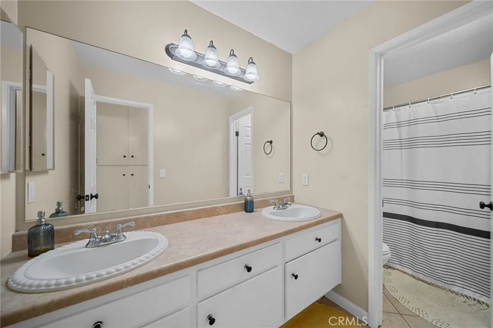 24307 La Glorita Circle Newhall, CA 91321