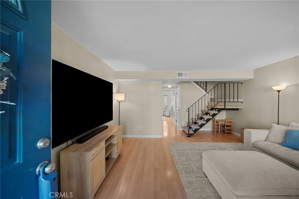 24307 La Glorita Circle Newhall, CA 91321
