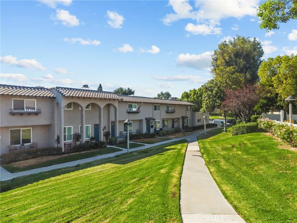 24307 La Glorita Circle Newhall, CA 91321