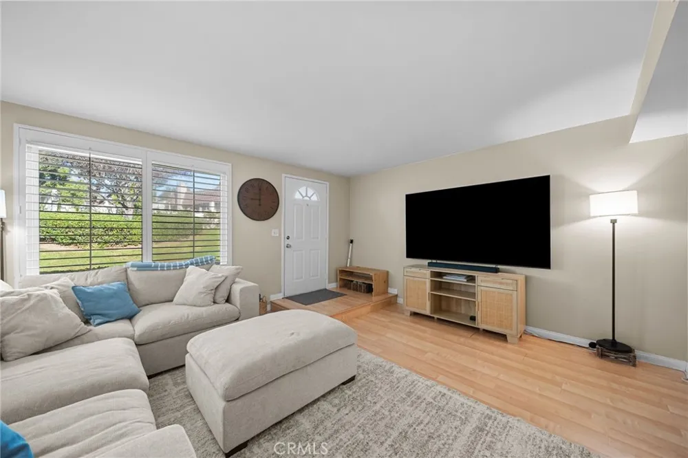 24307 La Glorita Circle Newhall, CA 91321