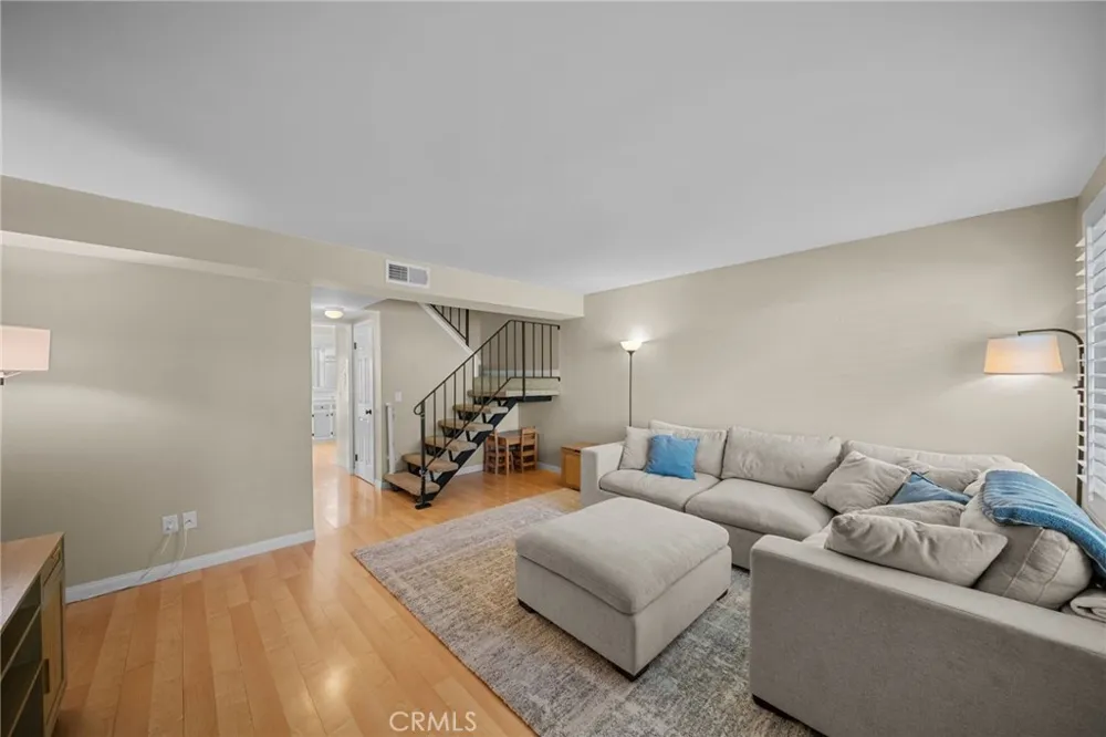 24307 La Glorita Circle Newhall, CA 91321