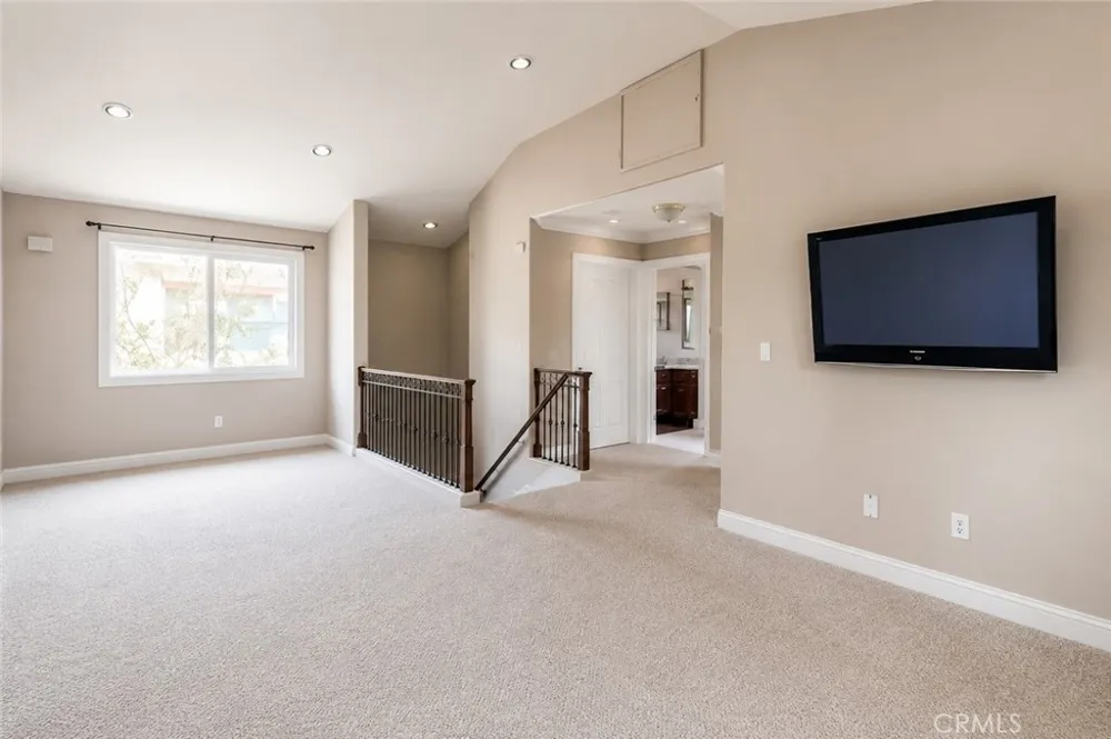 18811 Topham Tarzana, CA 91335