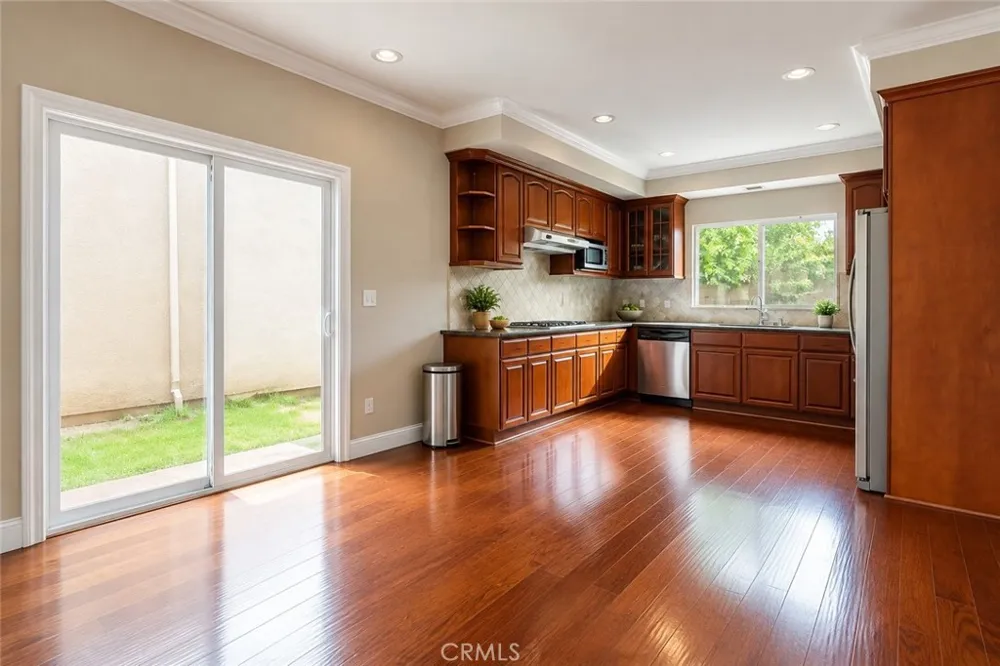 18811 Topham Tarzana, CA 91335