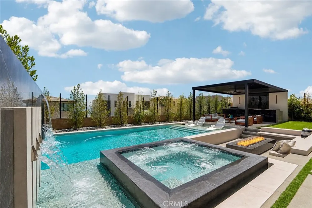 20224 W Marlow Lane Porter Ranch, CA 91326